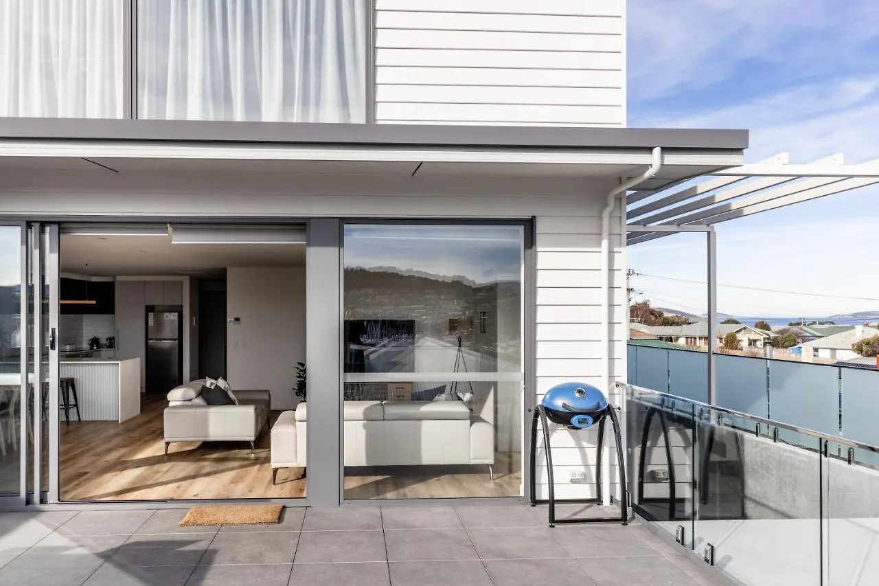 Little Island Apartments Hobart
