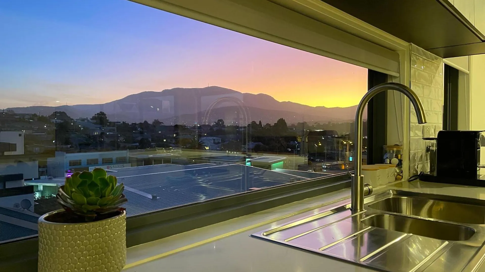 Little Island Apartments Hobart