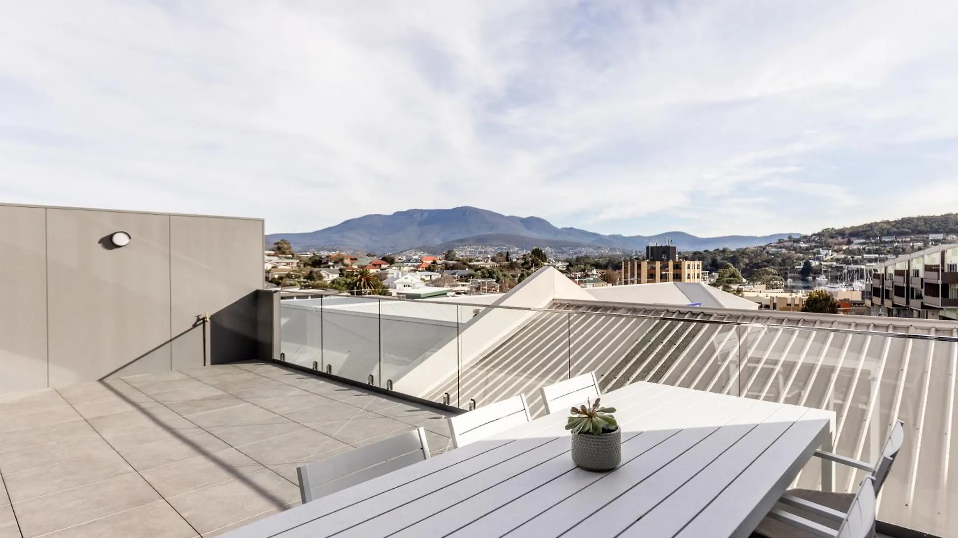 Little Island Apartments Hobart